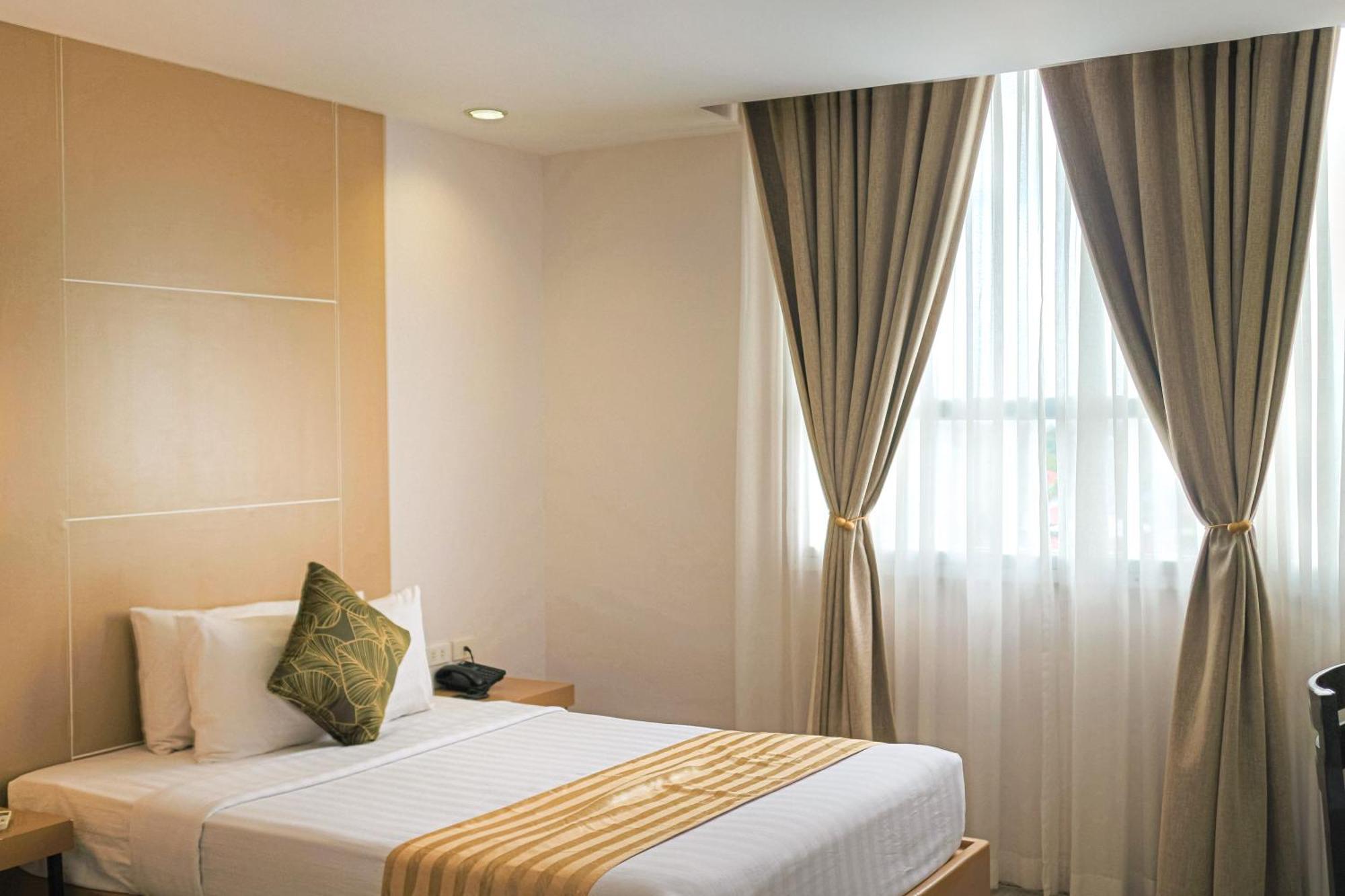 Azzurro Hotel อังเฮเลส ภายนอก รูปภาพ