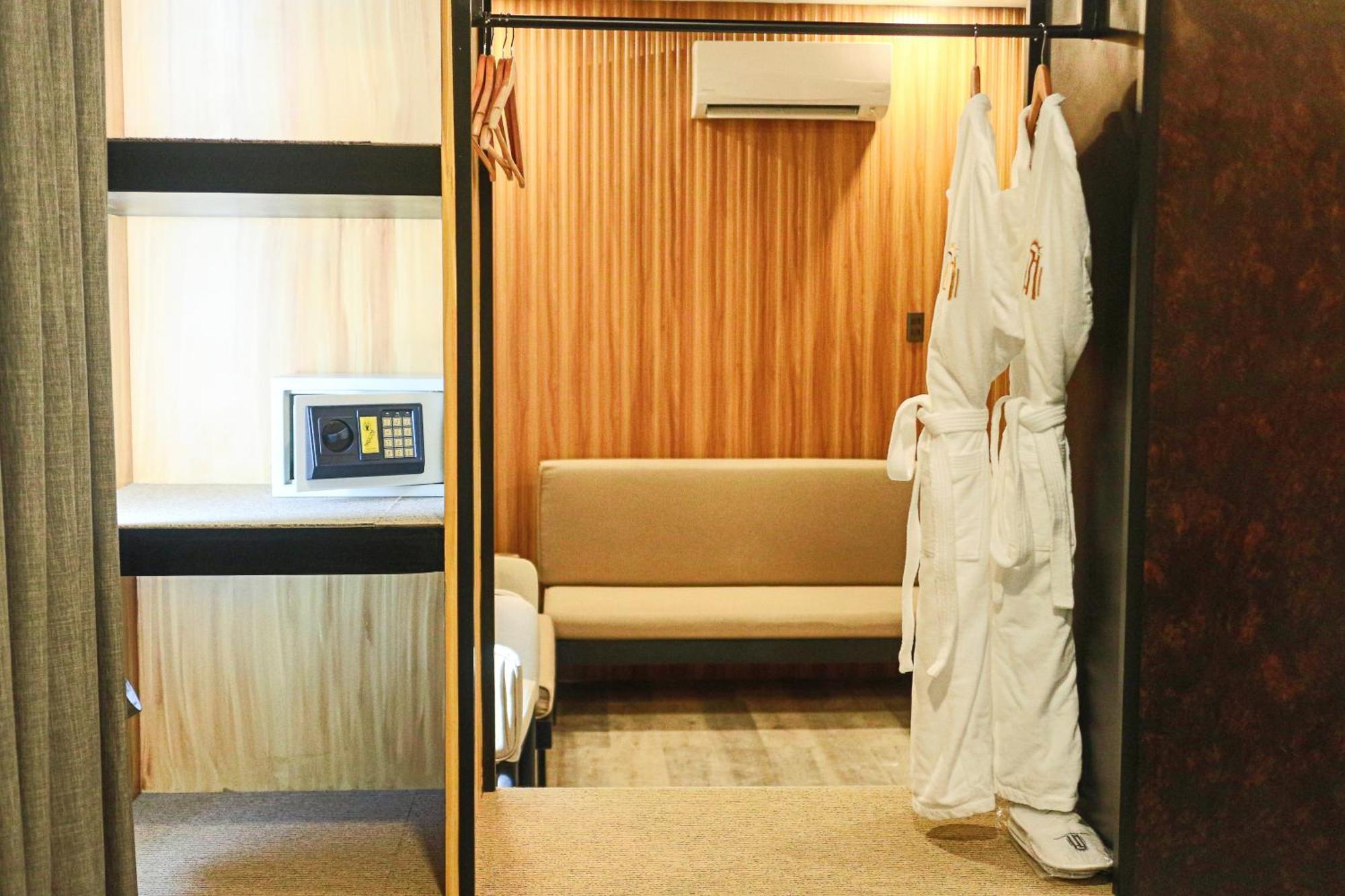 Azzurro Hotel อังเฮเลส ภายนอก รูปภาพ