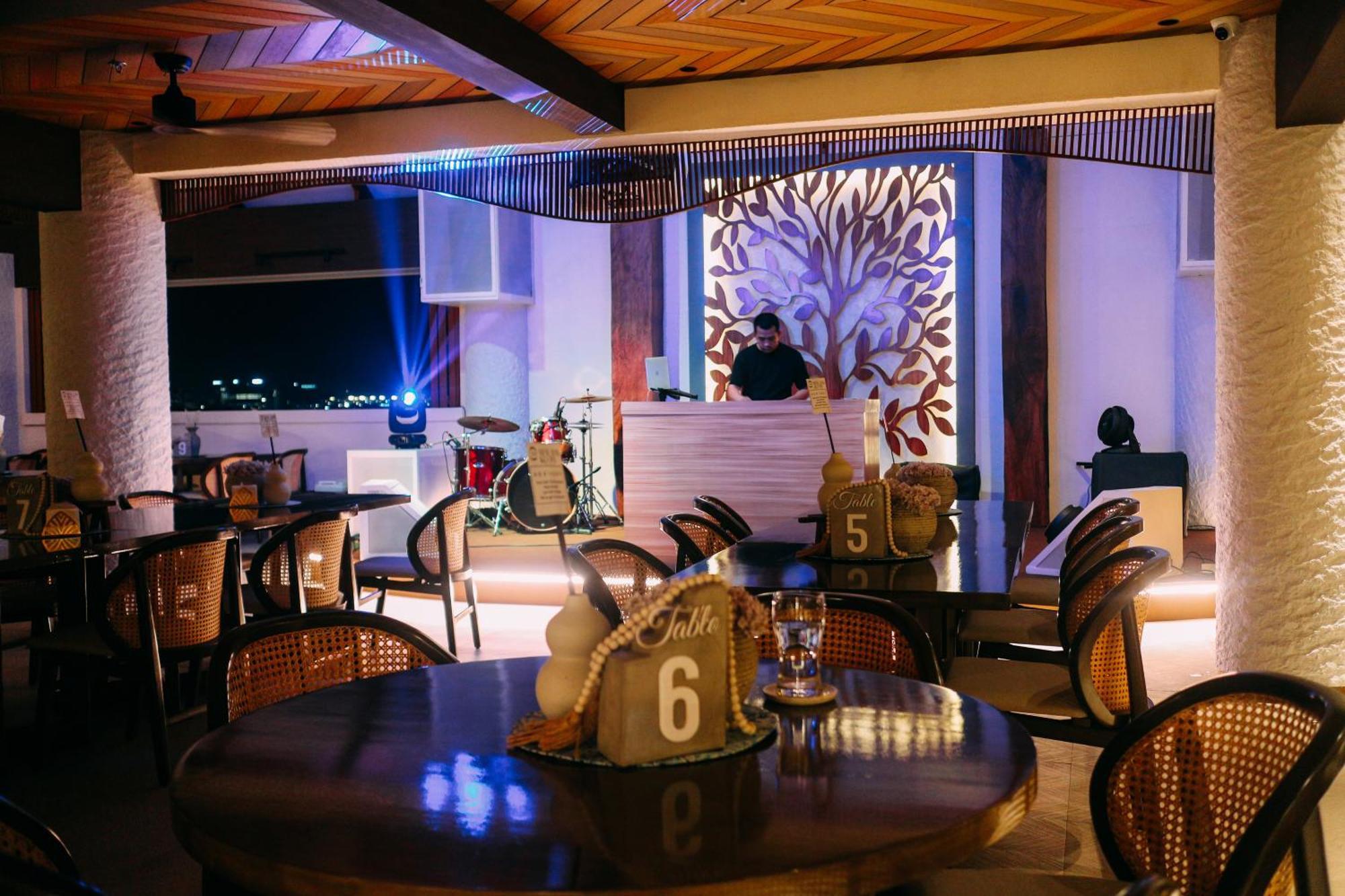 Azzurro Hotel อังเฮเลส ภายนอก รูปภาพ