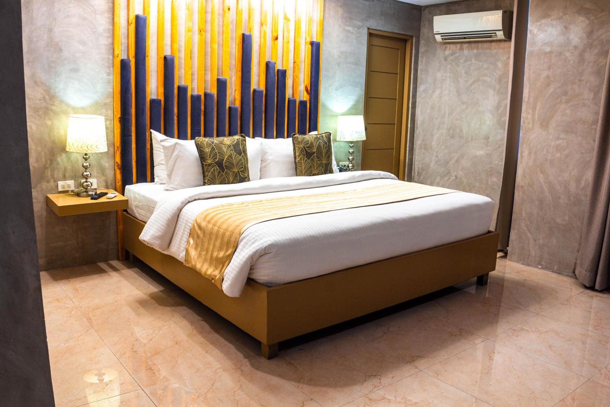 Azzurro Hotel อังเฮเลส ภายนอก รูปภาพ