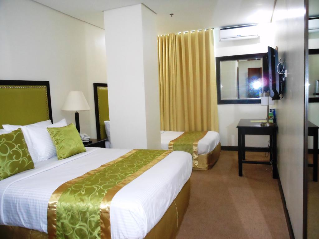 Azzurro Hotel อังเฮเลส ห้อง รูปภาพ