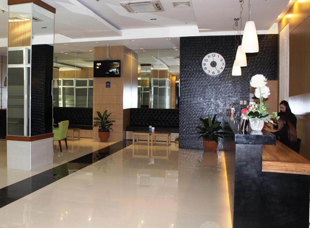 Azzurro Hotel อังเฮเลส ภายนอก รูปภาพ